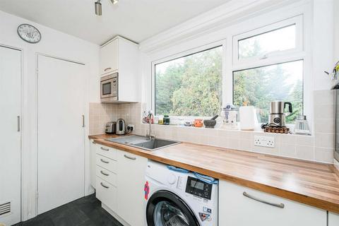 102 Gardner Close, London, E11 2HW
