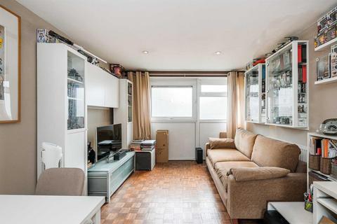 102 Gardner Close, London, E11 2HW