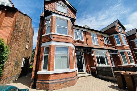 Studio to rent, Parsonage Road, Heaton Moor, Stockport, SK4