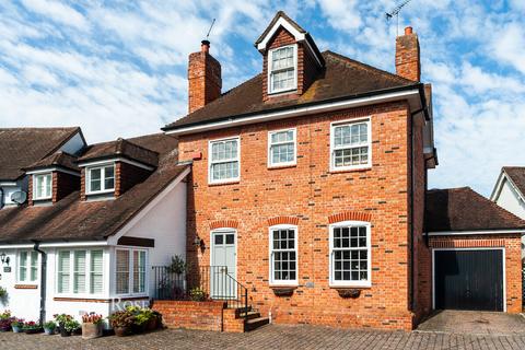 4 bedroom link detached house for sale, High Street, BRAY