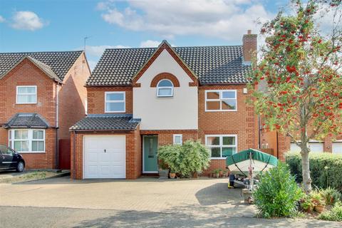 4 bedroom detached house for sale, Woodside Way, St. Ives