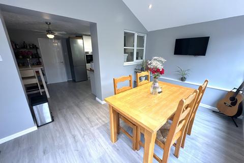 3 bedroom end of terrace house for sale, Queens Court, Branston, Burton on Trent