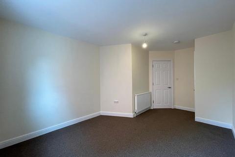 3 bedroom flat to rent, Londesborough Road, Scarborough YO12