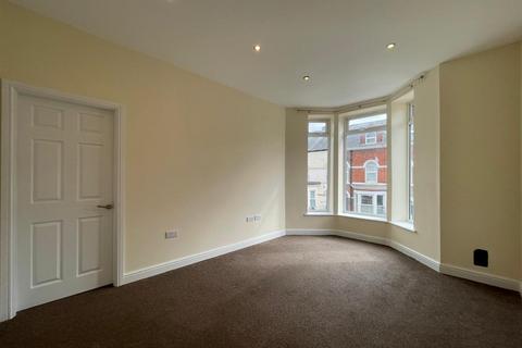 3 bedroom flat to rent, Londesborough Road, Scarborough YO12