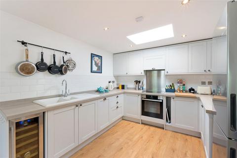 52 Bramble Walk, Epsom, KT18 7TB
