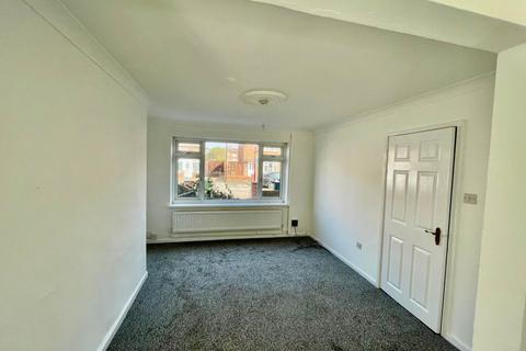 2 bedroom semi-detached house to rent, Chelmsford Road, Sunderland SR5