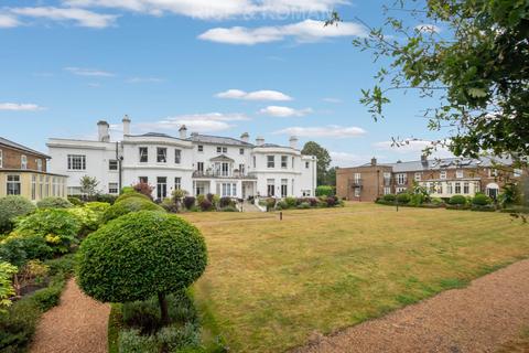 undefined, High Road, West Byfleet KT14