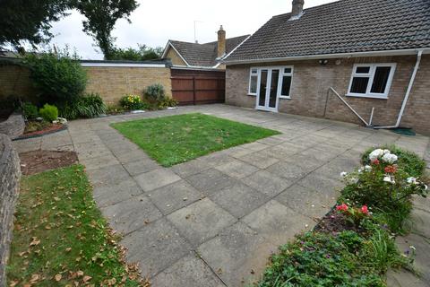 3 bedroom bungalow to rent, Lea Gardens, Peterborough, PE3