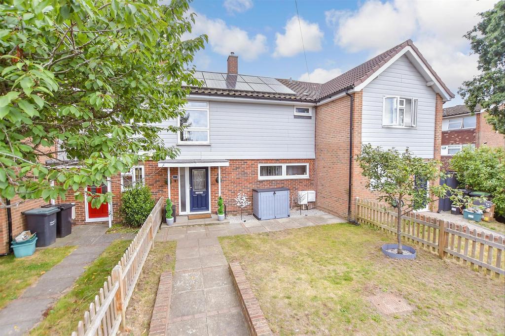 Kingfisher Road, Birds Estate... 2 bed terraced house for sale £300,000
