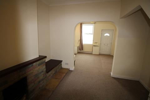 2 bedroom terraced house to rent, Market Street, Crewe, CW1