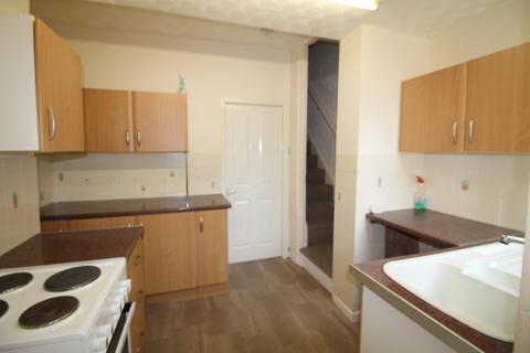 2 bedroom terraced house to rent, Market Street, Crewe, CW1