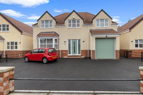 4 bedroom detached house for sale, Flanshaw Lane, Wakefield,