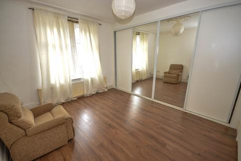 2 bedroom flat for sale, Barehirst Street, South Shields