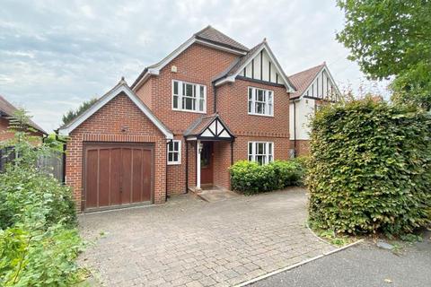 4 bedroom detached house to rent, Waldens Park Road, Woking GU21