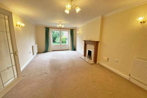 4 bedroom detached house to rent, Waldens Park Road, Woking GU21