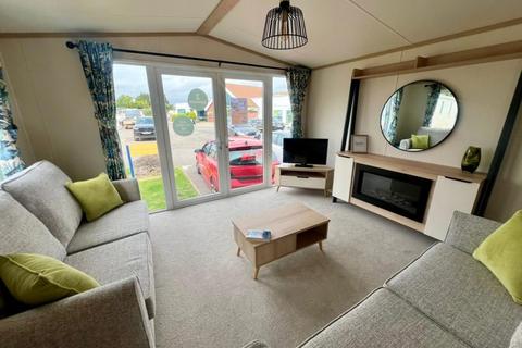 2 bedroom lodge for sale, Hayling Island Holiday Park