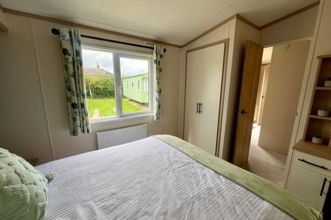 2 bedroom lodge for sale, Hayling Island Holiday Park