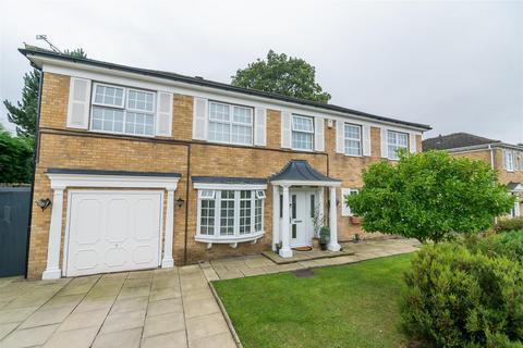 6 bedroom detached house for sale, Shadwell Park Drive, Leeds