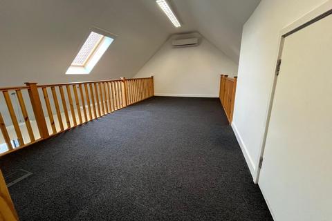 Office to rent, 2 Oak House, Vale View Business Units, Crown Lane South, Ardleigh, Essex, CO7