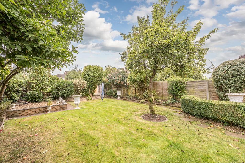 Lane, Kingswinford, DY6 9PN 4 bed detached house for sale £