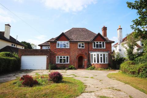 5 bedroom detached house to rent, Rookes Lane, Lymington