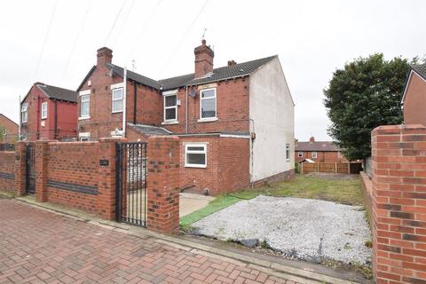 2 bedroom end of terrace house to rent, Field Crescent, Pontefract WF9