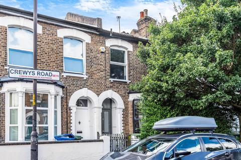 3 bedroom terraced house for sale, Crewys Road, Lower Nunhead