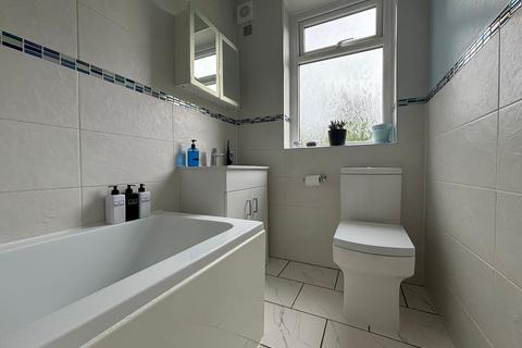 1 East Walk, Barry, CF62 8DA