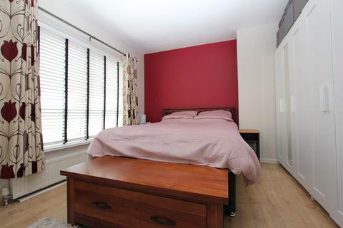 1 East Walk, Barry, CF62 8DA