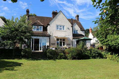 4 bedroom terraced house to rent, Burford Road, Cirencester, GL7