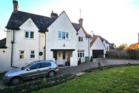 4 bedroom detached house to rent, Burford Road, Cirencester, GL7