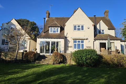 4 bedroom detached house to rent, Burford Road, Cirencester, GL7