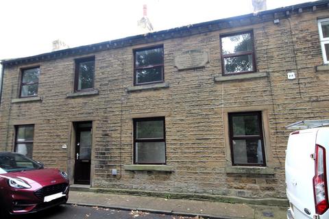 3 bedroom end of terrace house to rent, Kirkburton, HD8
