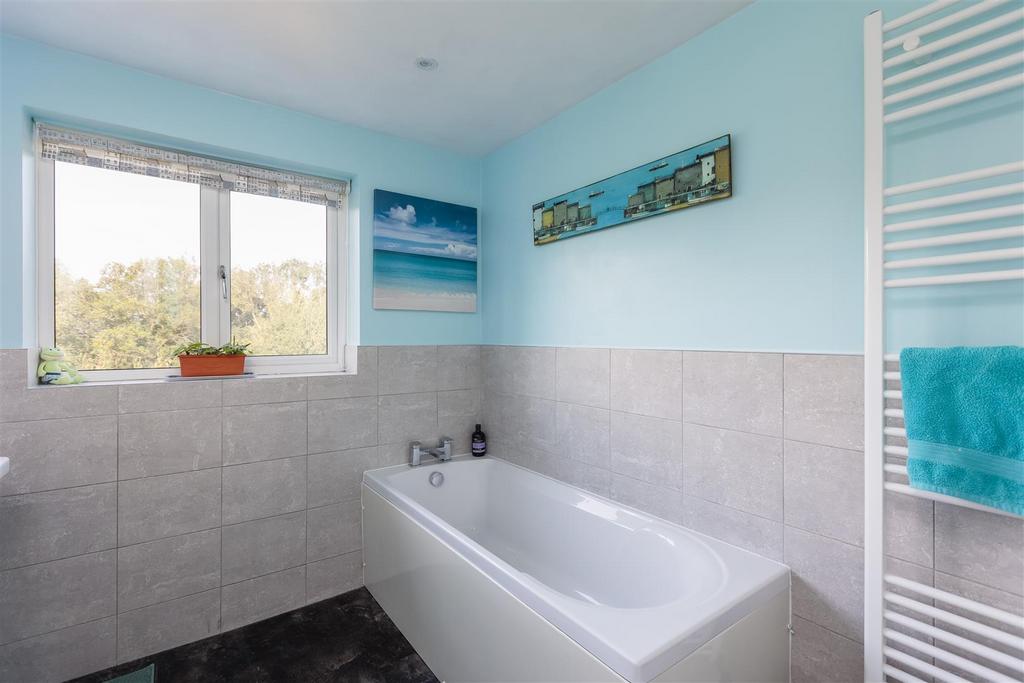 Westlands 36 Bathroom-2.jpg