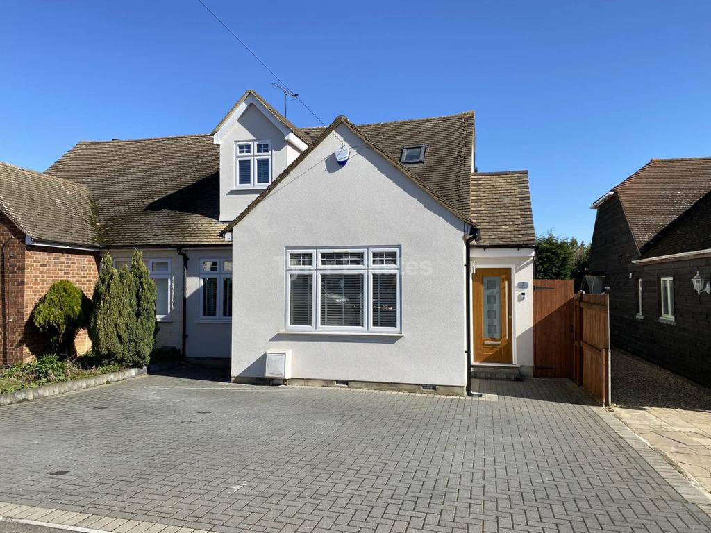 Kevin Close, Billericay CM11 4 bed semidetached house for sale £525,000