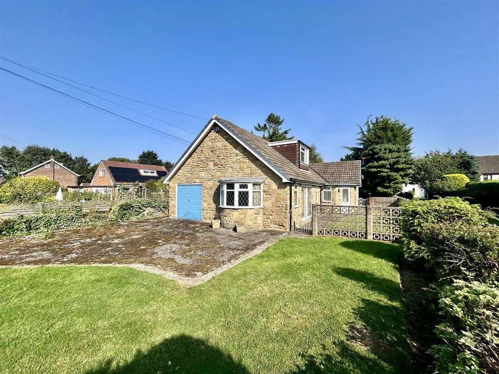 Lowther Drive, Garforth, Leeds 3 bed detached bungalow - £425,000