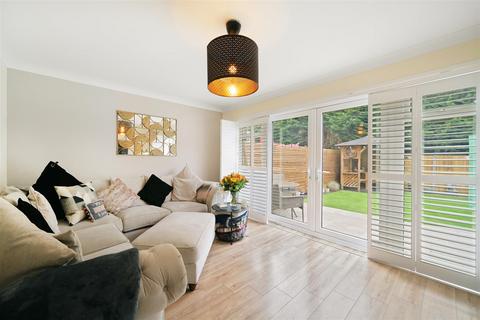 15 Parkside, Halstead, Sevenoaks, TN14 7HA