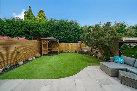15 Parkside, Halstead, Sevenoaks, TN14 7HA