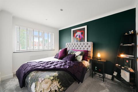 15 Parkside, Halstead, Sevenoaks, TN14 7HA