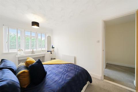 15 Parkside, Halstead, Sevenoaks, TN14 7HA