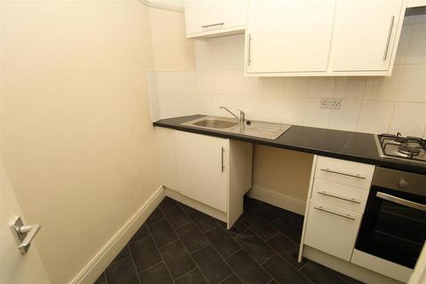 2 bedroom flat to rent, The Crescent, Liverpool L23