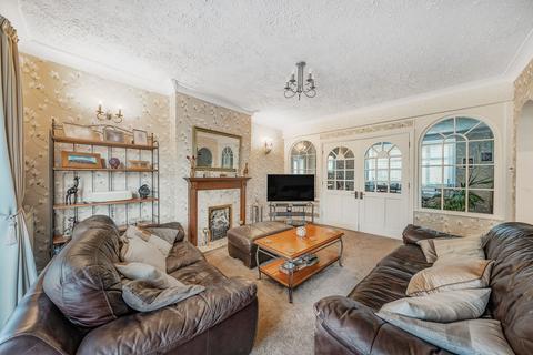 22 The Grove, Coulsdon, CR5 2BH