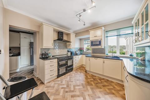 22 The Grove, Coulsdon, CR5 2BH