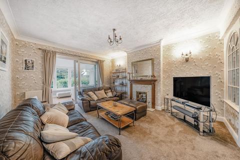 22 The Grove, Coulsdon, CR5 2BH