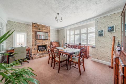 22 The Grove, Coulsdon, CR5 2BH