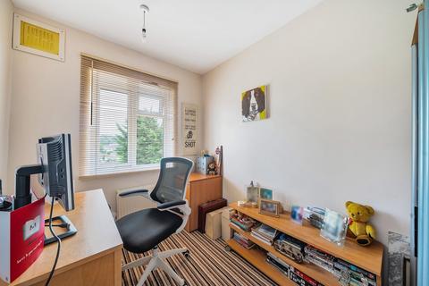 22 The Grove, Coulsdon, CR5 2BH