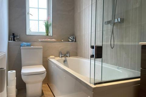 18 Riversdale, Northfleet, Gravesend, DA11 8SR
