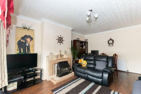 2 bedroom bungalow to rent, Carr Manor Crescent, Leeds, West Yorkshire, LS17