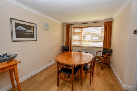 9 Cherry Tree Avenue, London Colney, St Albans, AL2 1RX