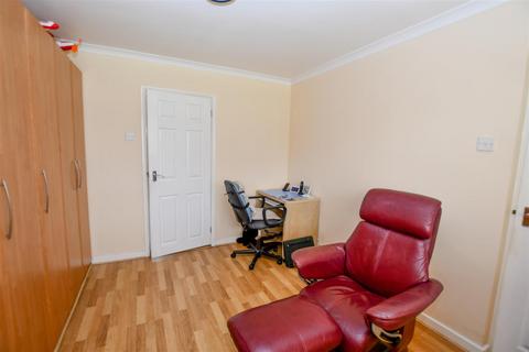 9 Cherry Tree Avenue, London Colney, St Albans, AL2 1RX